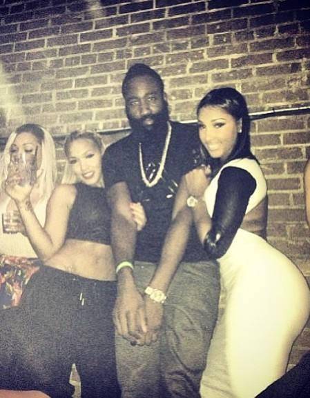 苏炳添官宣退役，中国田径一个时代落幕~祝福苏神未来一切都好！（苏炳添宣布退役：国田传奇谢幕，祝福苏神前程似锦！）