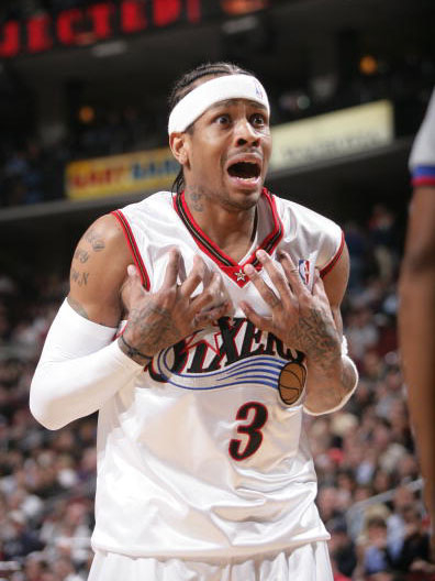 战术失误，换人错误，临场指挥太差！袁志执教水平急需提高（战术失策、用人失当、临场指挥欠佳，袁志执教水平亟需提升）