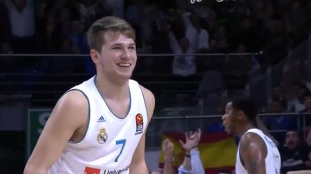 巴萨vs阿拉维斯：莱万、亚马尔、拉菲尼亚首发，贝尔纳尔出战（巴萨战阿拉维斯：莱万、亚马尔、拉菲尼亚先发，贝尔纳尔登场）