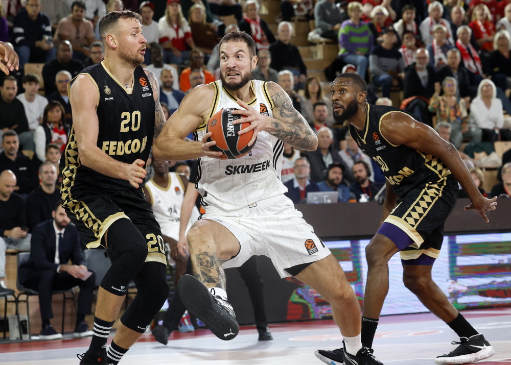 第二次“出差”，泰州的苏超冠军奖杯亮相成都幸福城市非遗展（泰州苏超冠军奖杯二度出差，亮相成都幸福城市非遗展）